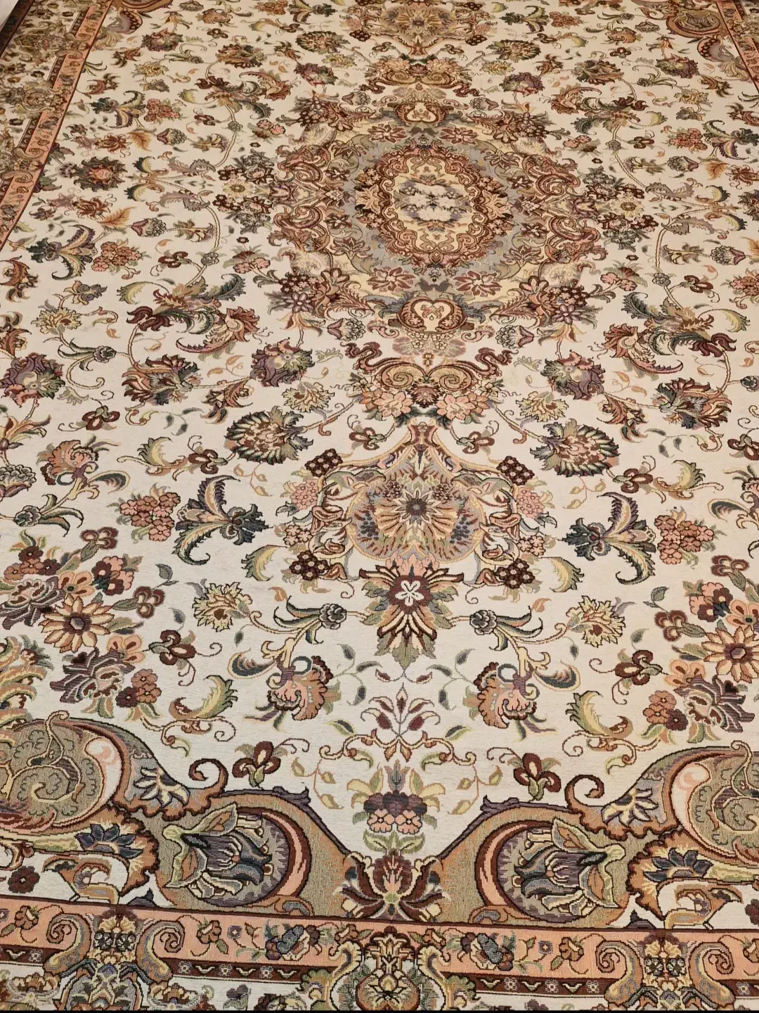 روفرشی|روفرشی|رشت, نخودچر|دیوار