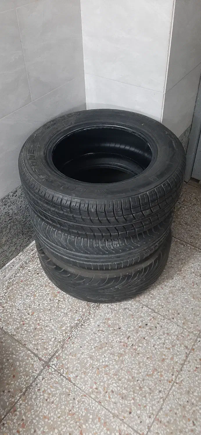 لاستیک پژو ۳ حلقه و ساینا ۱ حلقه|قطعات یدکی و لوازم جانبی|اصفهان, مصلی|دیوار