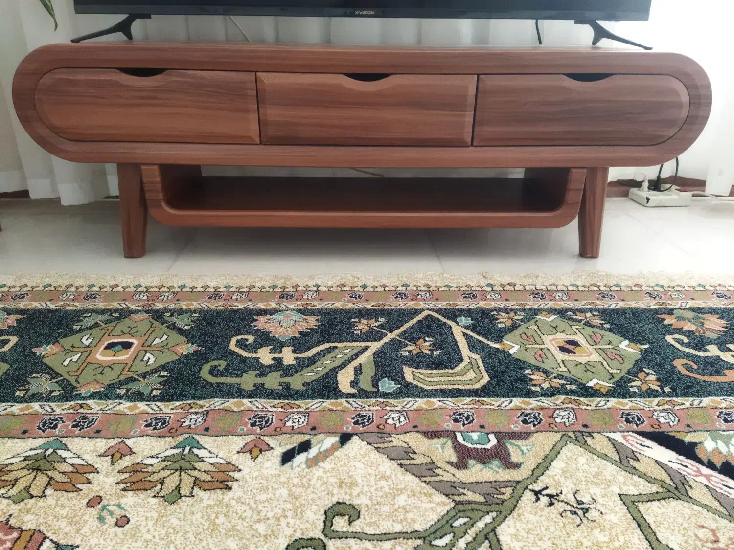 میز تلویزیون درحد نو|میز تلویزیون|شیروان (خراسان), |دیوار