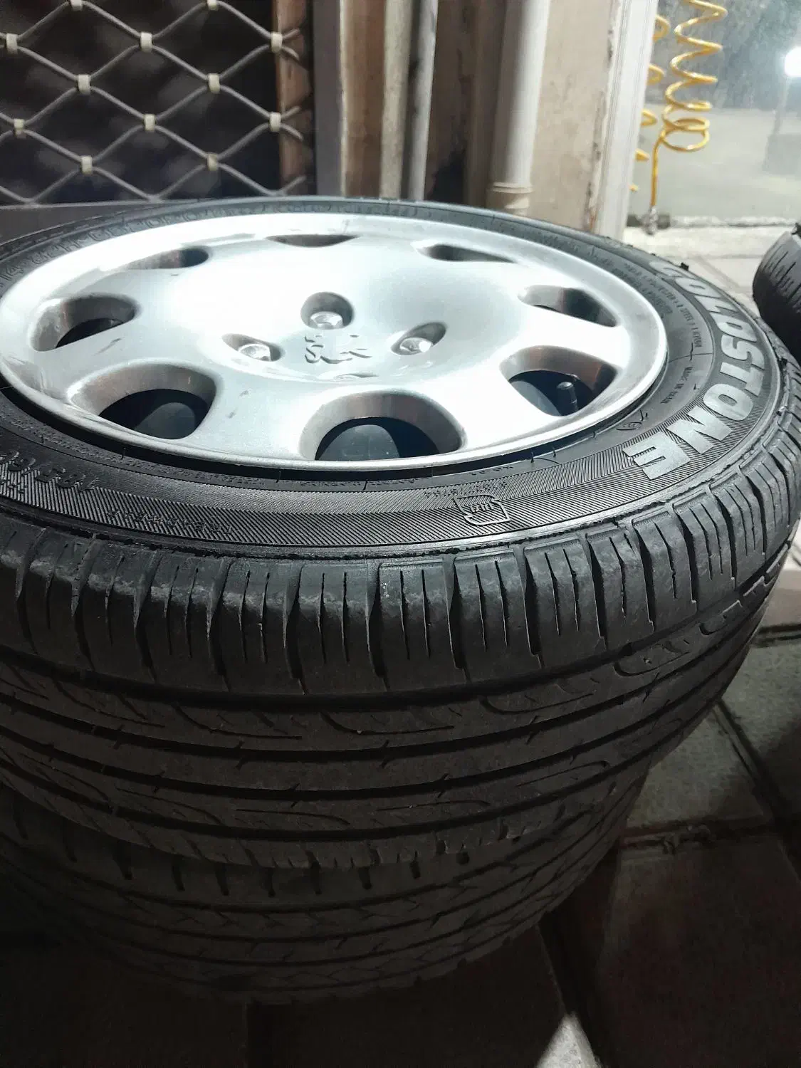 لاستیک سایز 14/185 پژو|قطعات یدکی و لوازم جانبی|رشت, دخانیات|دیوار