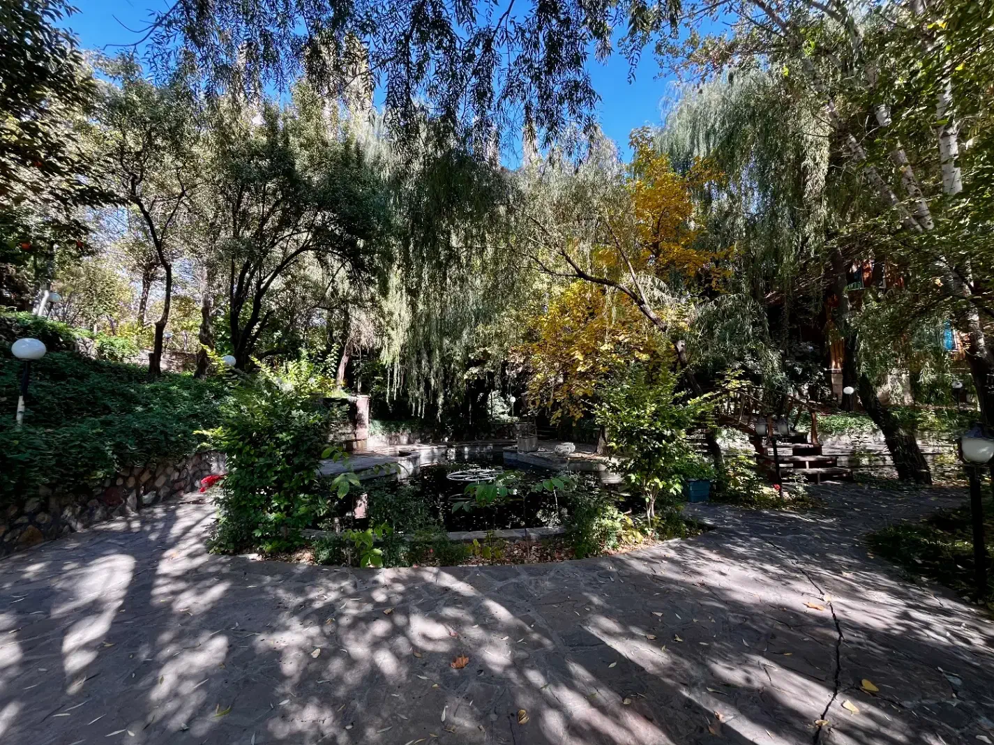 اجاره کلبه چوبی|اجارهٔ کوتاه‌مدت ویلا و باغ|هشتگرد, کوشک زر|دیوار