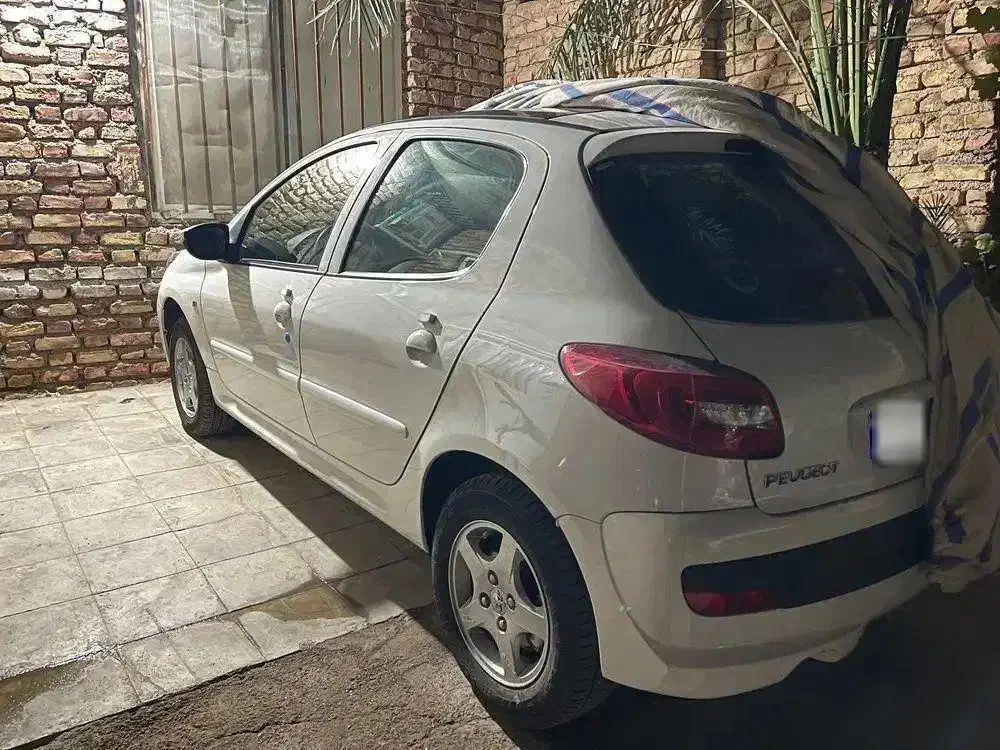 پژو ۲۰۷پاناروما خشک|خودرو سواری و وانت|کرمان, |دیوار