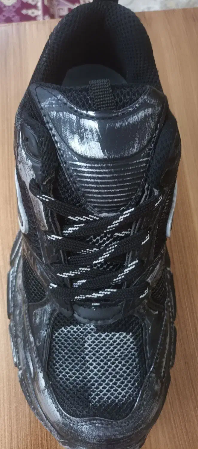 کفش|کیف، کفش، کمربند|اهر, |دیوار