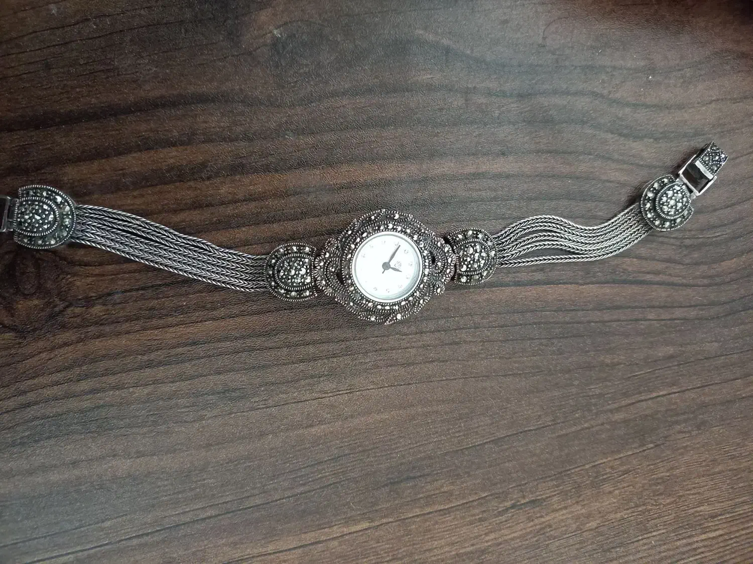 ساعت تمام نقره زنانه|ساعت|شبستر, |دیوار