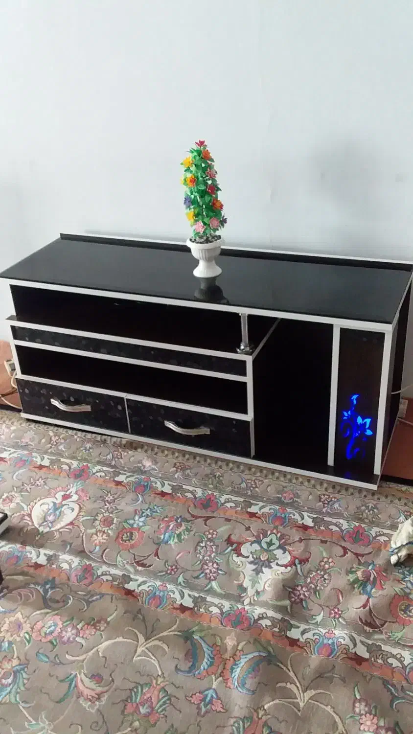 میزتلویزیون نو و سالم|میز تلویزیون|محمدیه-قزوین, |دیوار