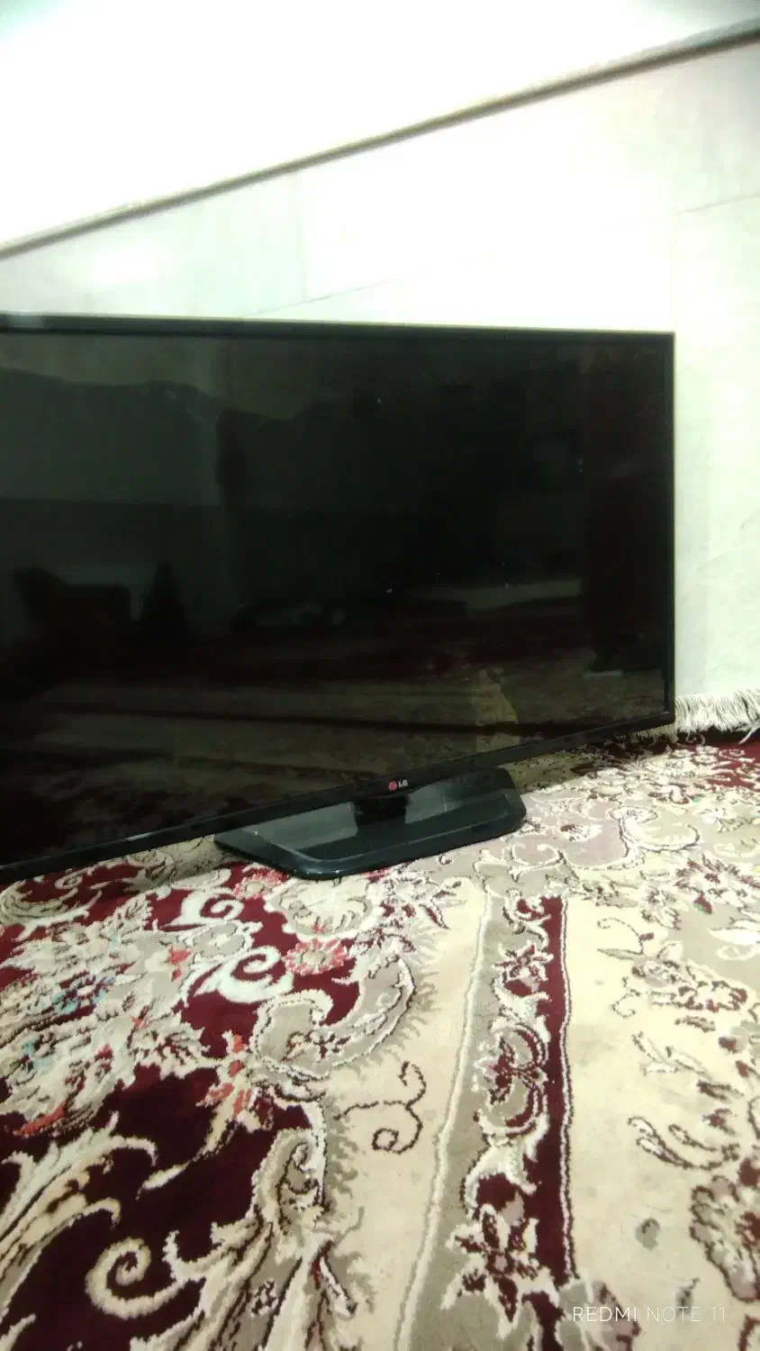 تلویزیون LG پنل شکسته|تلویزیون و پروژکتور|نیشابور, شهرک رضوی|دیوار