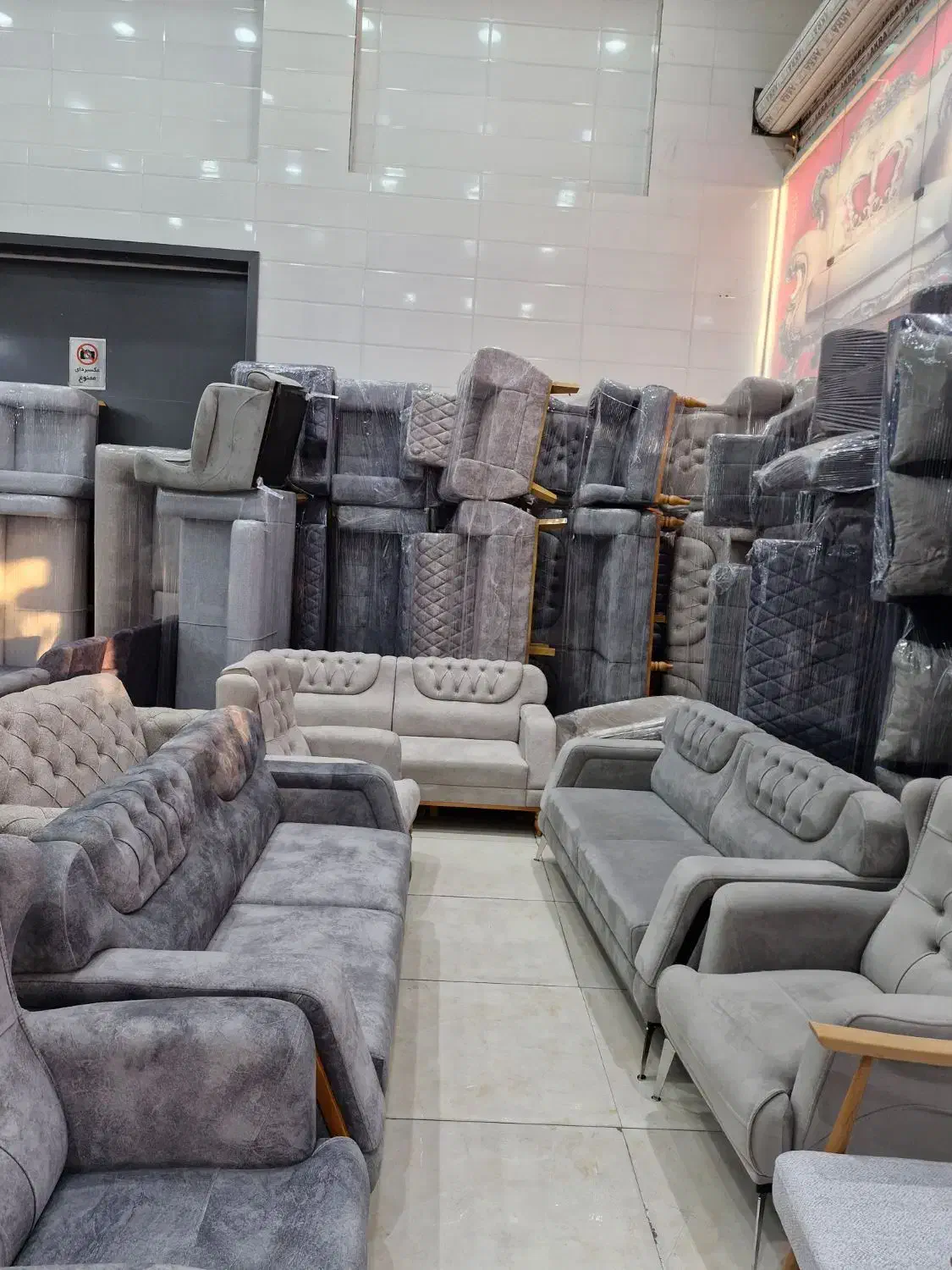 مبل نو.   ته انباری|مبلمان خانگی و میز عسلی|شیراز, شهرک ولیعصر|دیوار