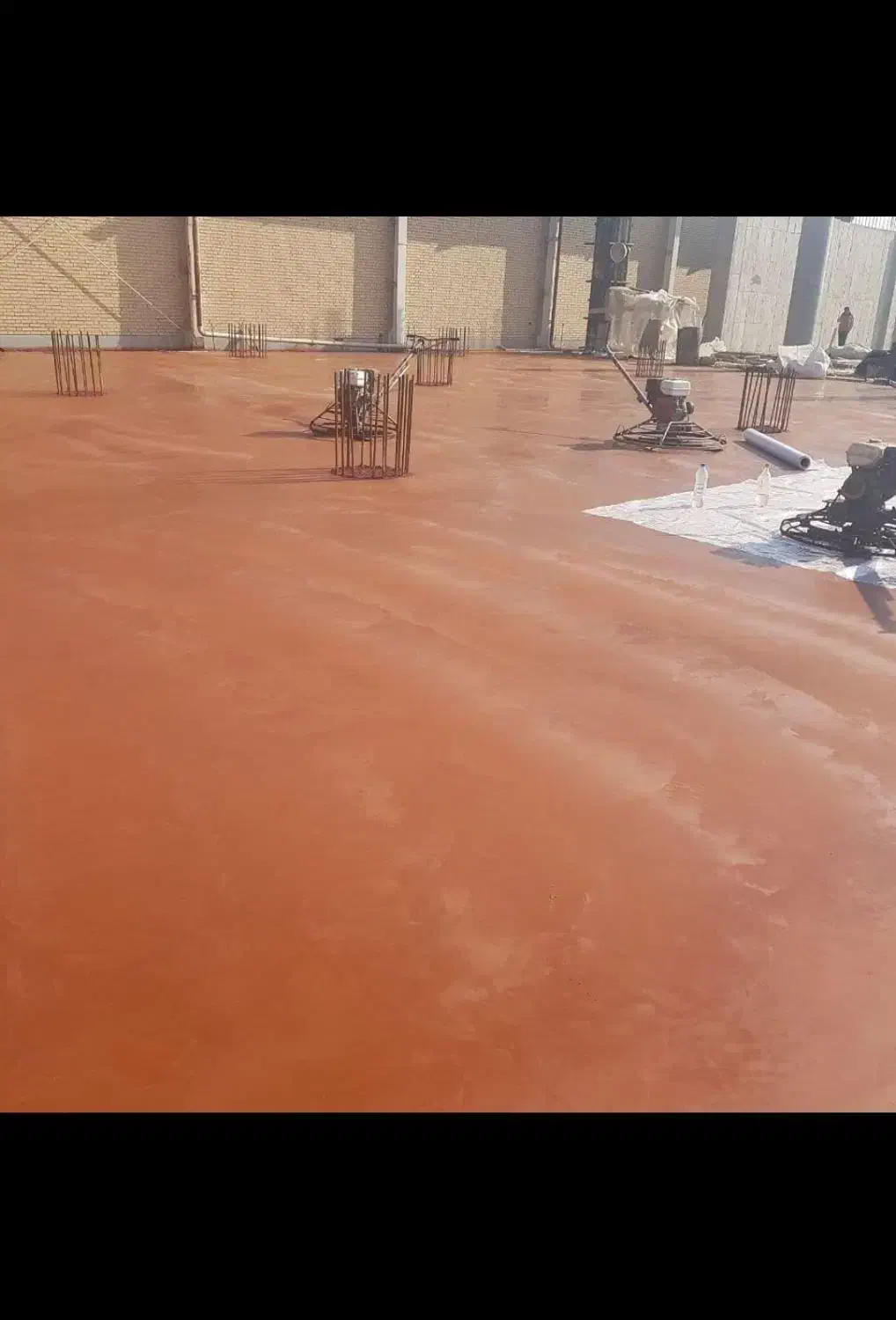 بتن ریزی  سقف سوله محوطه با دستگاه ماله پروانه ای|خدمات پیشه و مهارت|تهران, سعادت‌آباد|دیوار