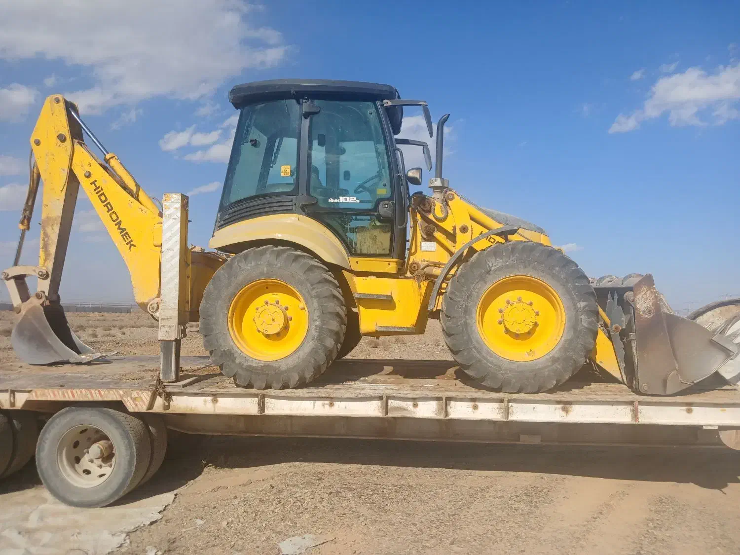 خدمات بیل ولودر وبیل بکهو وکمپرسی|خدمات حمل و نقل|یزد, |دیوار