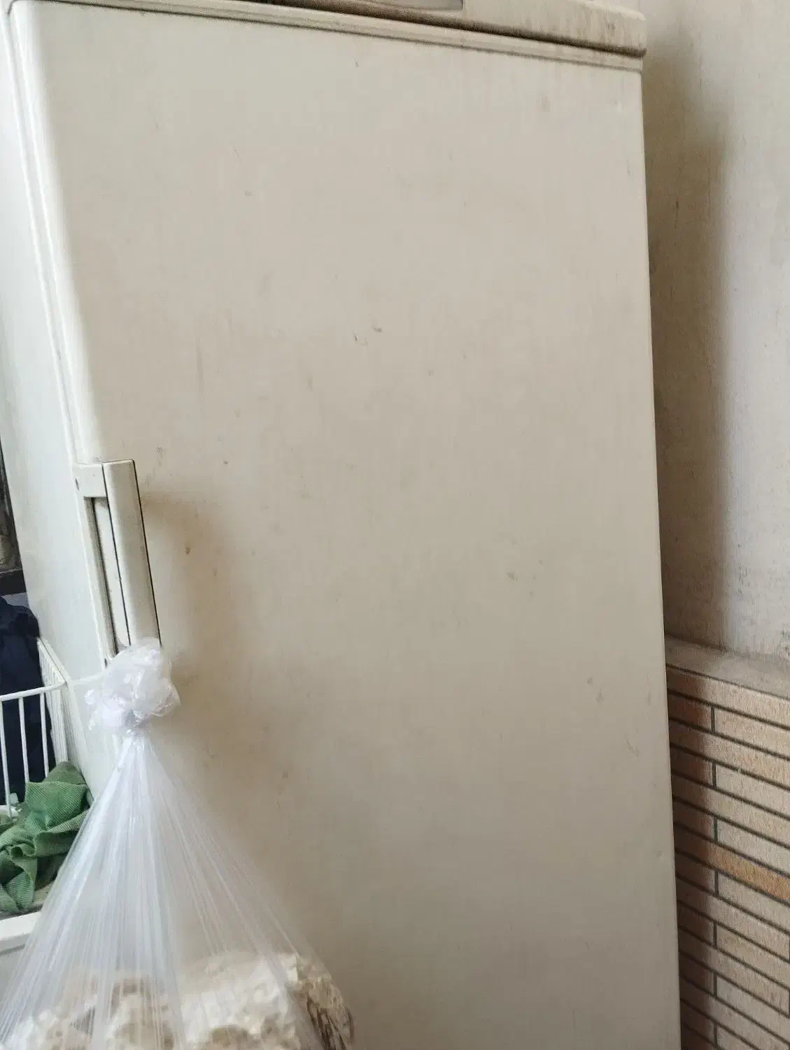 یخچال کوچک سالم ویک یخچال ۱۲فمت فقط گاز خالی کرده|یخچال و فریزر|تهران, مسعودیه|دیوار