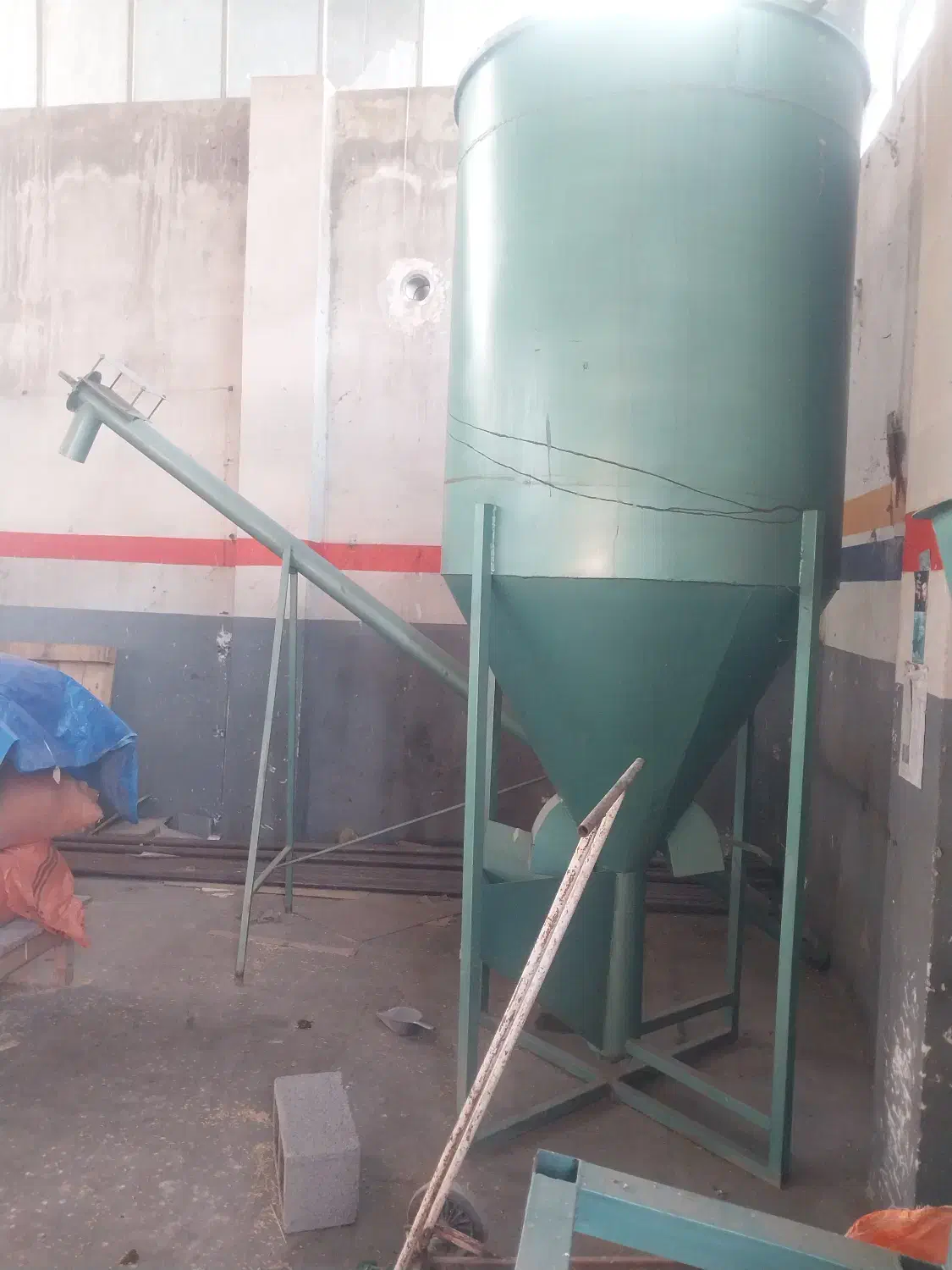 فروش میکسر یک و نیم تنی و آسیاب دو تنی صفر|ماشین‌آلات صنعتی|رشت, پسیخان|دیوار