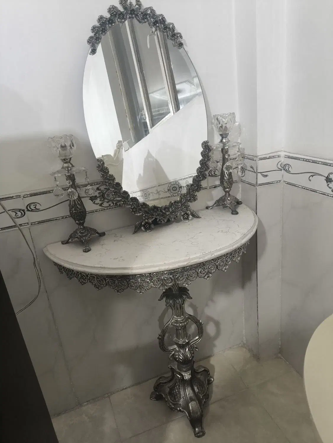 اینه و شمعدان|آینه|رباطکریم, رباطکریم|دیوار