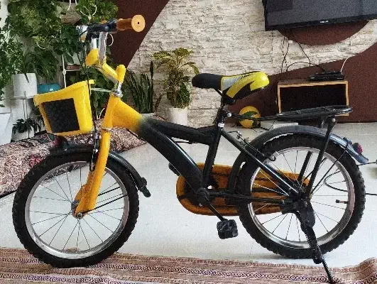 دوچرخه ۱۶|دوچرخه، اسکیت، اسکوتر|صدرا-فارس, فاز ۱|دیوار