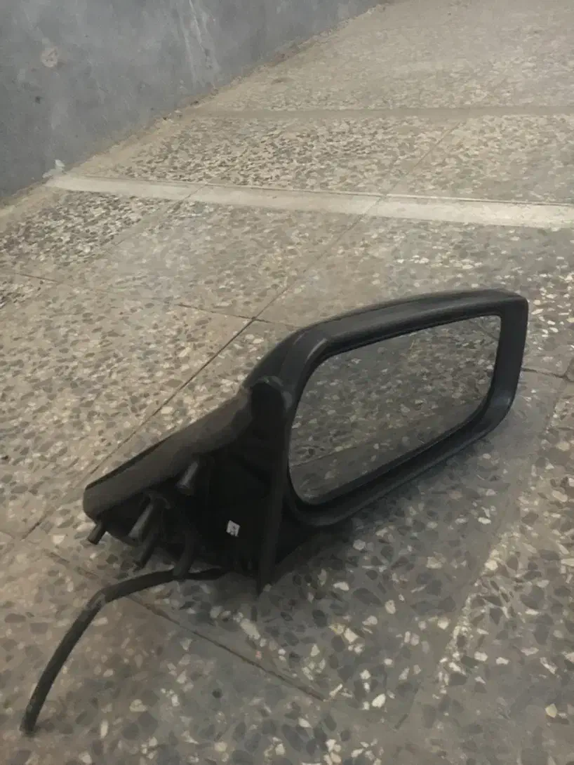 جلو پنجره پژو رنگ بژ و آیینه بغل خرگوشی پژو|قطعات یدکی و لوازم جانبی|فولادشهر, C3|دیوار