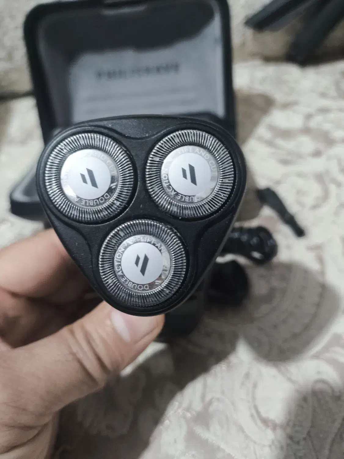 ریش تراش سه تیغ شارژی فیلیپس- با جعبه و متعلقات|آرایشی، بهداشتی، درمانی|سهند, |دیوار