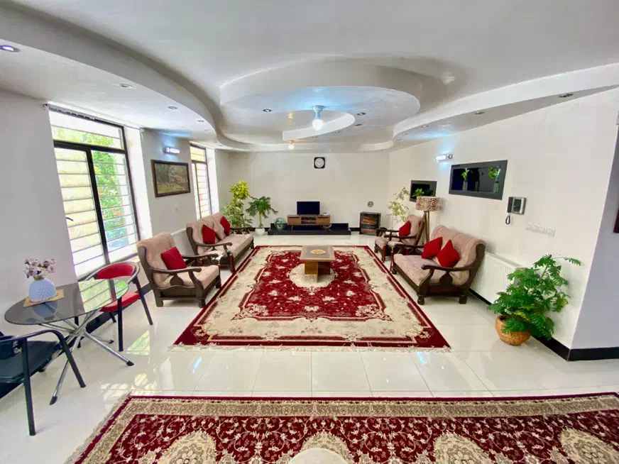 مبله صدرا دوخواب لوکس پارکینگ دار|اجارهٔ کوتاه‌مدت آپارتمان و سوئیت|شیراز, شهرک گلستان|دیوار