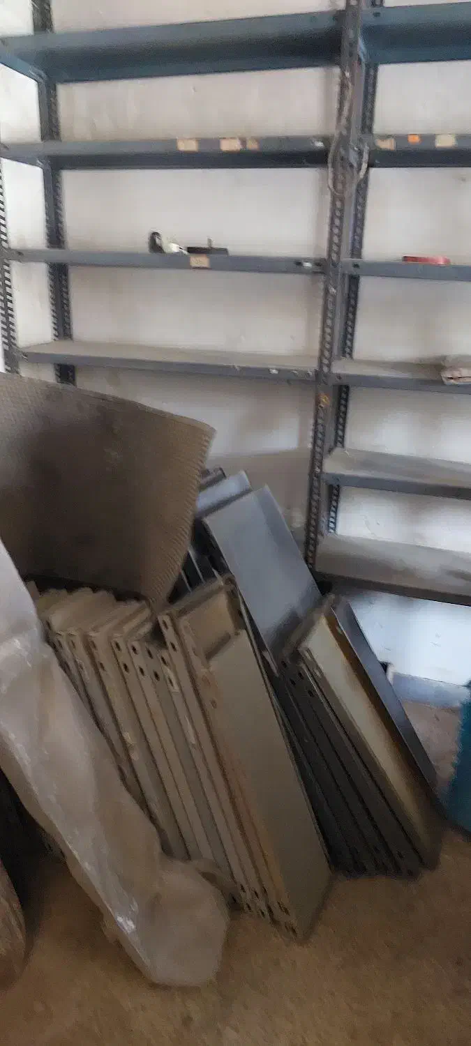 تعداد ۲۲۸عددقفسه فلزی در سایزهای مختلف با پایه|کتابخانه، شلف، قفسه‌های دیواری|شاهرود, |دیوار