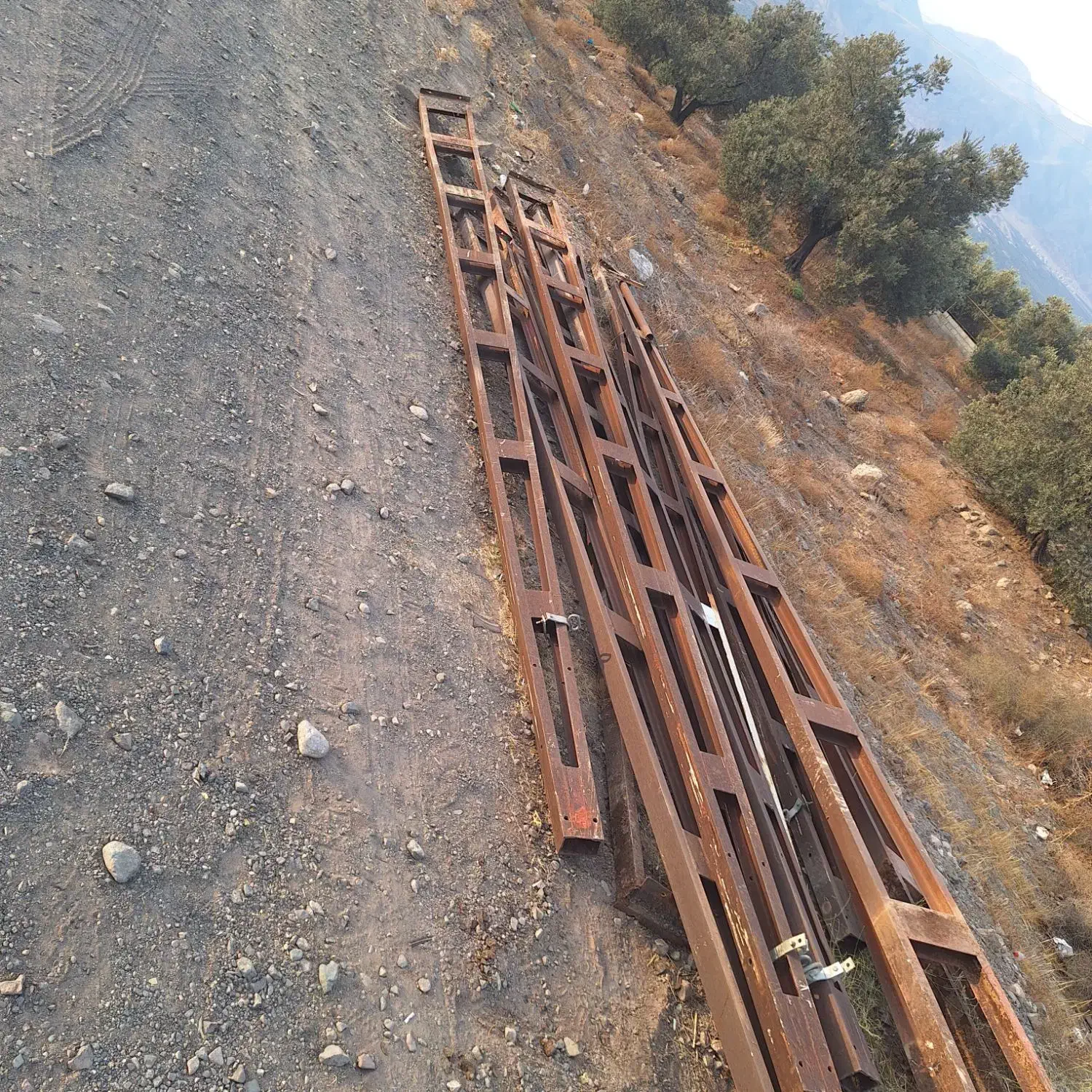 فروش تیرهای مخابراتی چوبی وآهنی|مصالح و تجهیزات ساختمان|زنجانرود, |دیوار