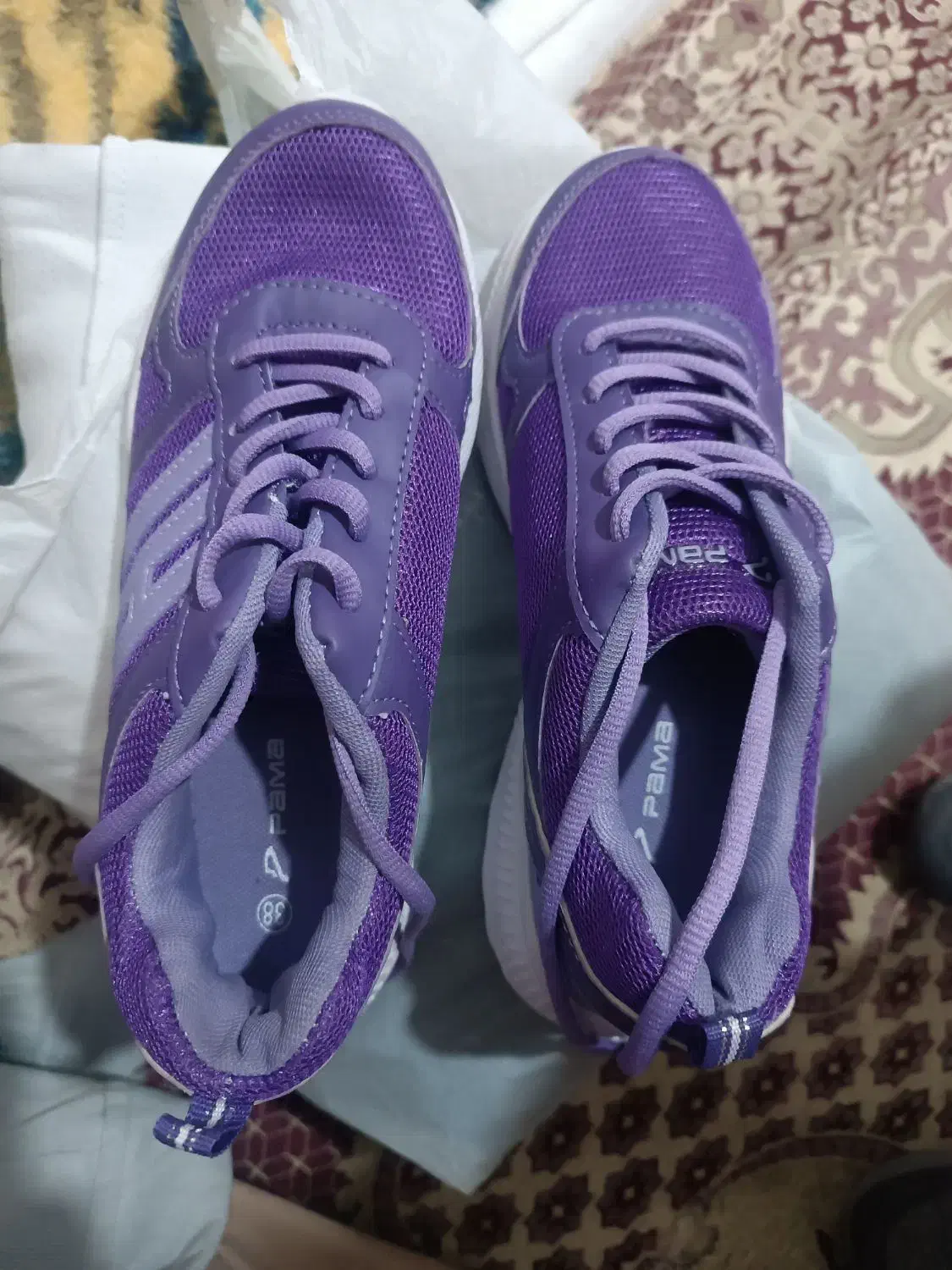 کتونی سایز38وکاپشن خزدارزنانه|کیف، کفش، کمربند|قم, وادی السلام|دیوار