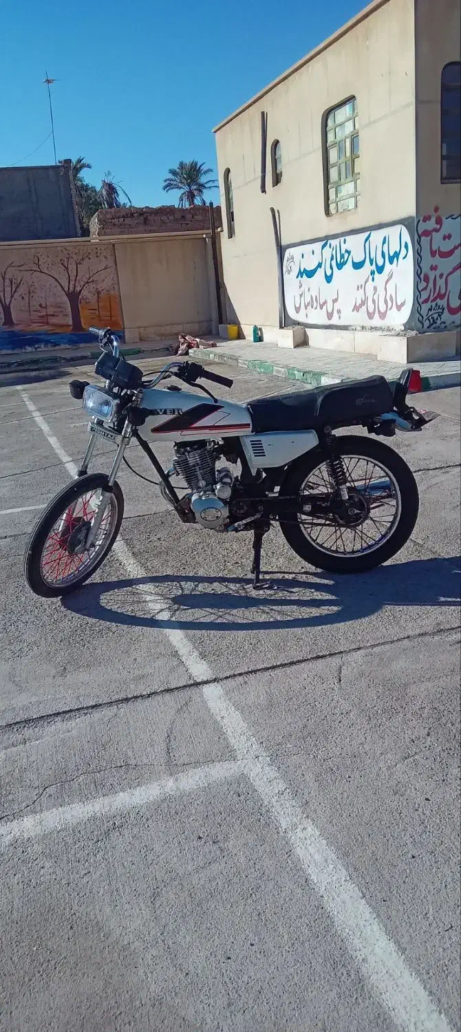 موتور|موتورسیکلت|بم, |دیوار