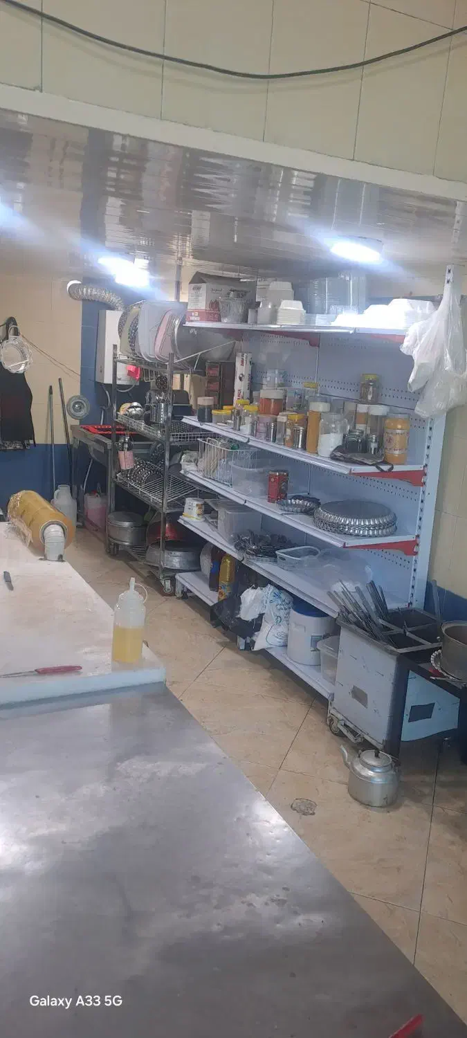 واگذاری رستوران. بیرون. بر شهر صدرا|کافی‌شاپ و رستوران|صدرا-فارس, فاز ۱|دیوار