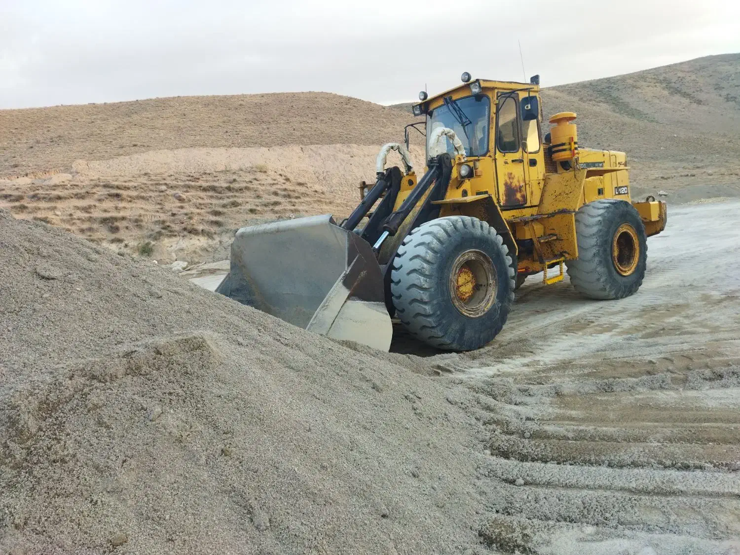 لودرولوو. L120|خودرو سنگین|بجنورد, |دیوار