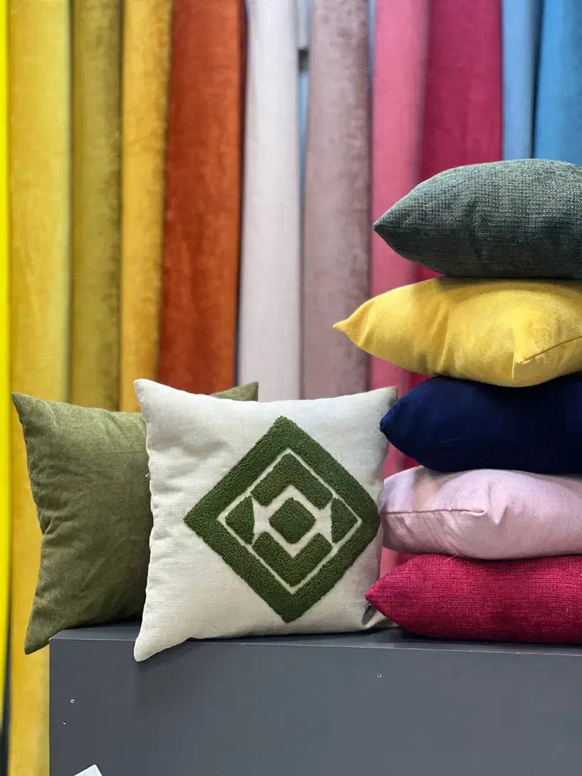 کوسنهای شیک و متنوع در طرحها و رنگ|صنایع دستی و سایر لوازم تزئینی|مشهد, آبکوه|دیوار