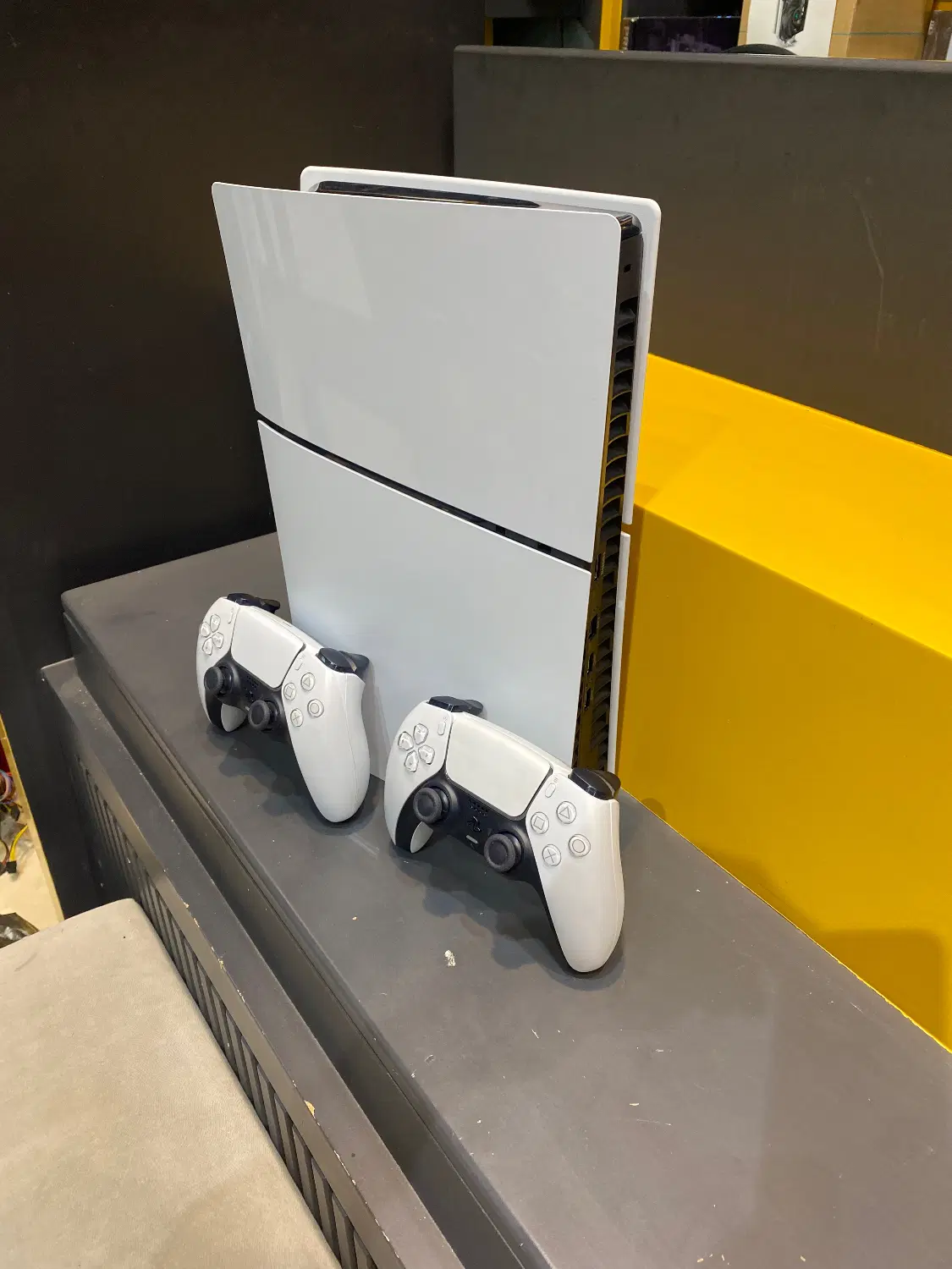 PS5 SLIM دو دسته|کنسول، بازی ویدئویی و آنلاین|مشهد, عامل|دیوار