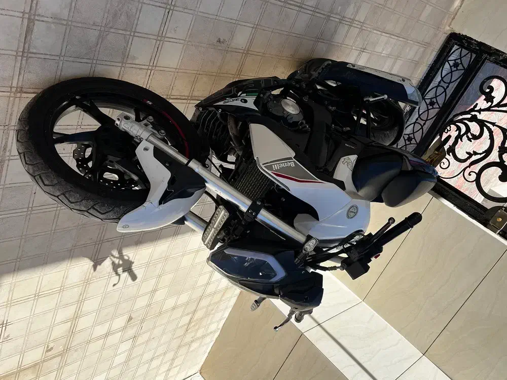 بنلی 180s|موتورسیکلت|رشتخوار, |دیوار