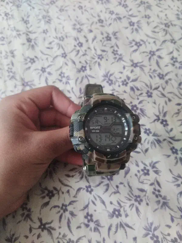 ساعت مچی خوب سالم بدون خرابی|ساعت|کرمان, |دیوار