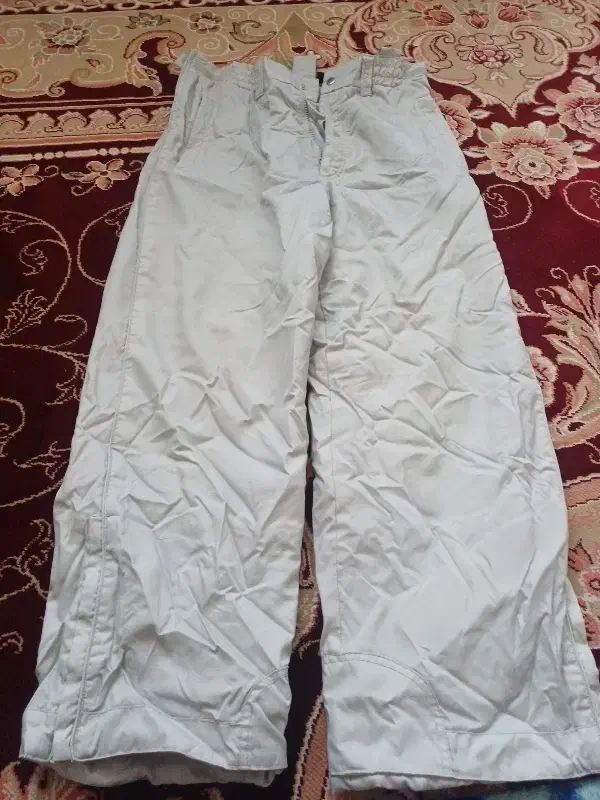 شلوار باد گیر|لباس|نیشابور, گنبد سبز|دیوار