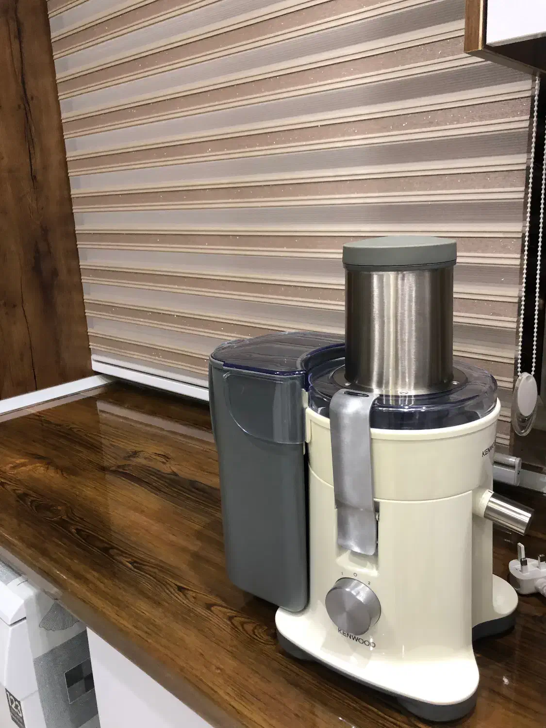 ابمیوه گیری کن وود اصل کره|آبمیوه‌گیر و آب‌مرکبات‌گیر|سنندج, |دیوار