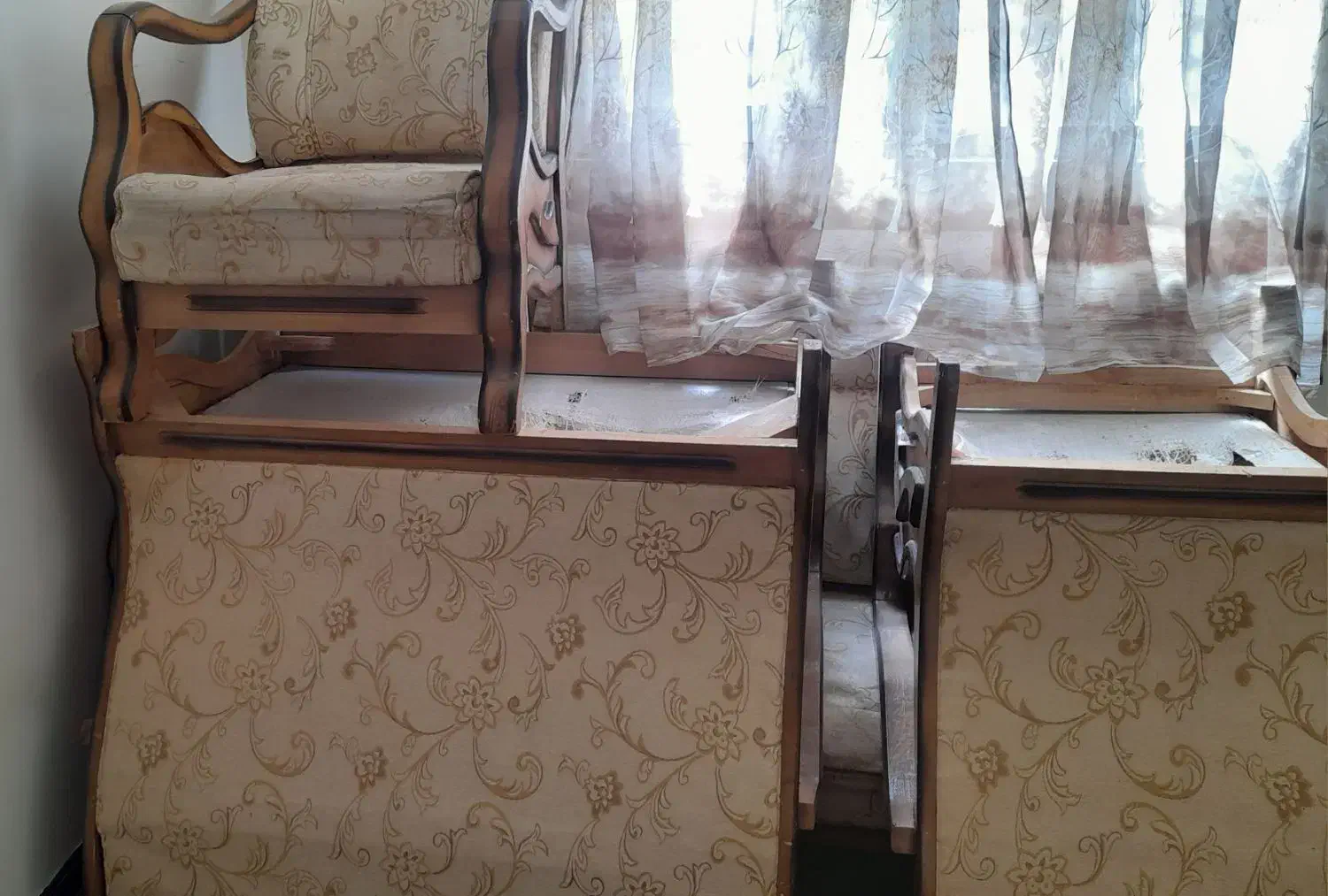 مبل ۷ نفره دسته چوبی|مبلمان خانگی و میز عسلی|زرقان, |دیوار