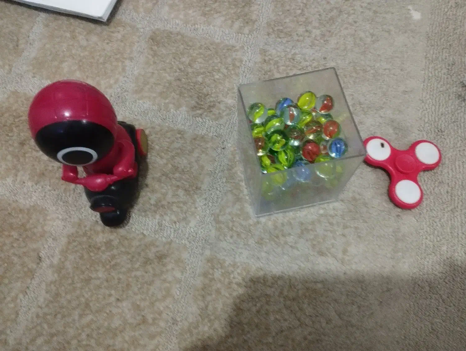 90 تیله یک عدد اسپینر و یک اسباب بازی توضیحات مهم|اسباب‌‌بازی|بندرعباس, |دیوار