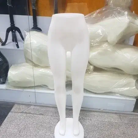 مانکن پا زنانه|فروشگاه و مغازه|یزد, |دیوار