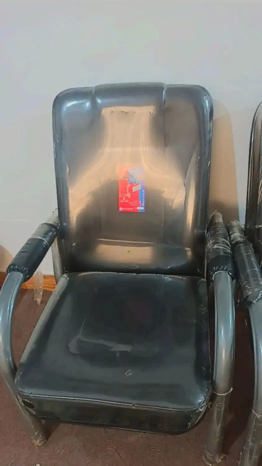 صندلی انتظار|مبلمان اداری|رشت, کوی حسینی|دیوار