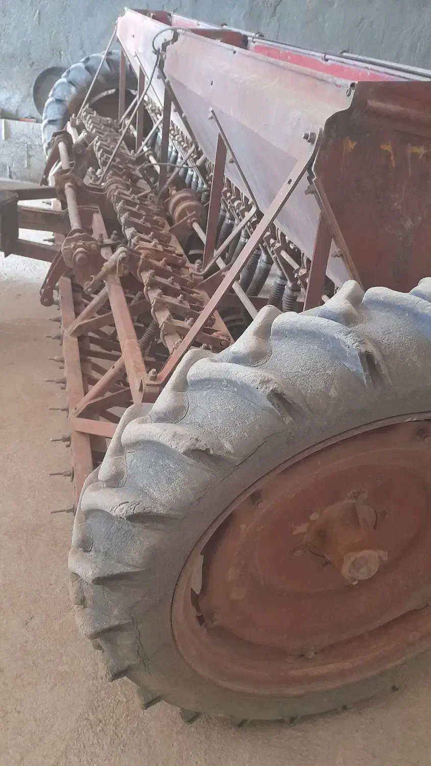 بذر کار روسی. ردیف کار|ماشین‌آلات صنعتی|حسین آباد, |دیوار