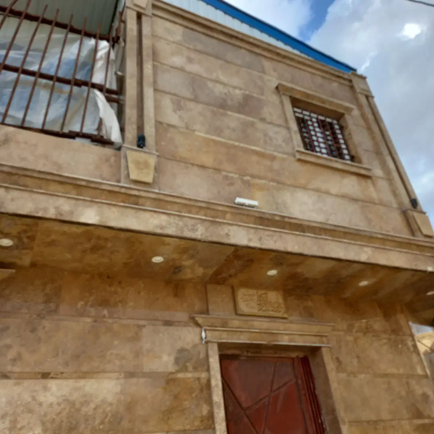 سنگکاری نما رومی ساده وکلاسیک وطرحداروونما سرامیک|خدمات پیشه و مهارت|نهاوند, |دیوار