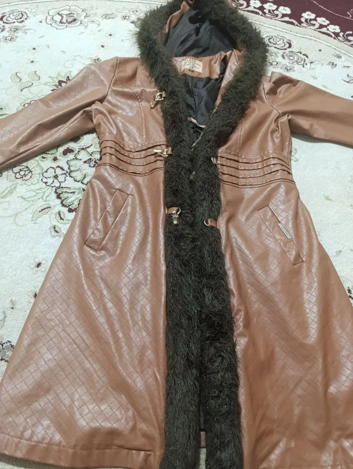 کاپشن چرم|لباس|یاسوج, |دیوار