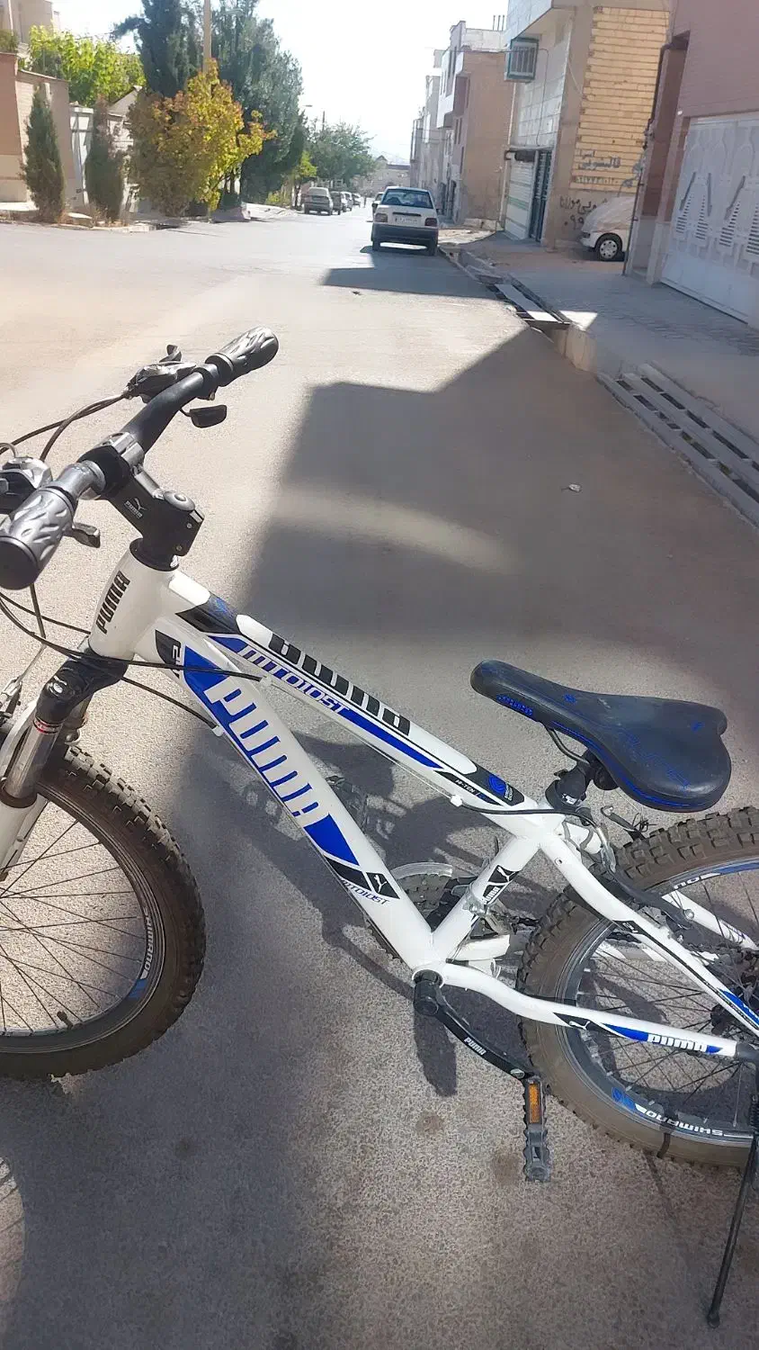 دوچرخه در حد نو|دوچرخه، اسکیت، اسکوتر|صدرا-فارس, فاز ۱|دیوار