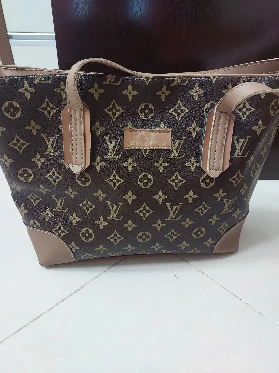 تعدادی کیف نو|کیف، کفش، کمربند|فردیس, منظریه|دیوار