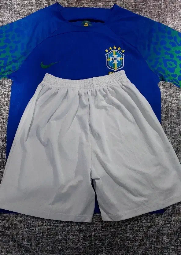 لباس فوتبالی (کیت ۲۰۲۲ برزیل)|لباس|بروجرد, |دیوار