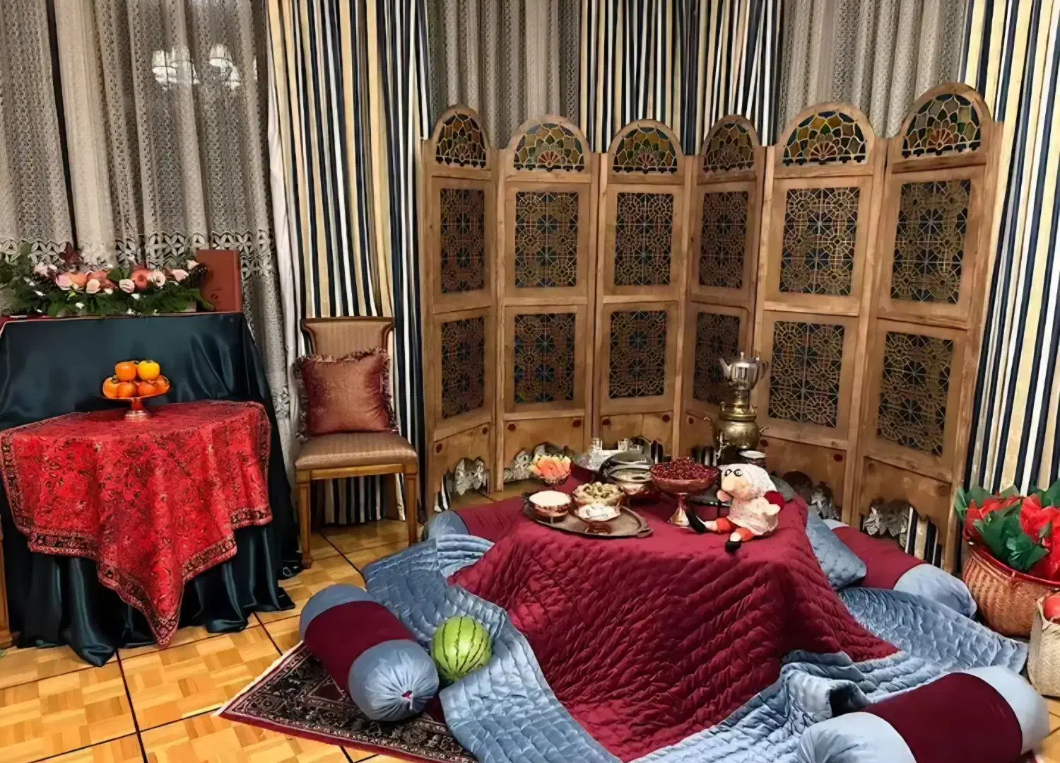 لحاف کرسی سه نیش دار دست دوز سلطنتی با لوازم کامل|رختخواب، بالش، پتو|تهران, شهید رجایی|دیوار