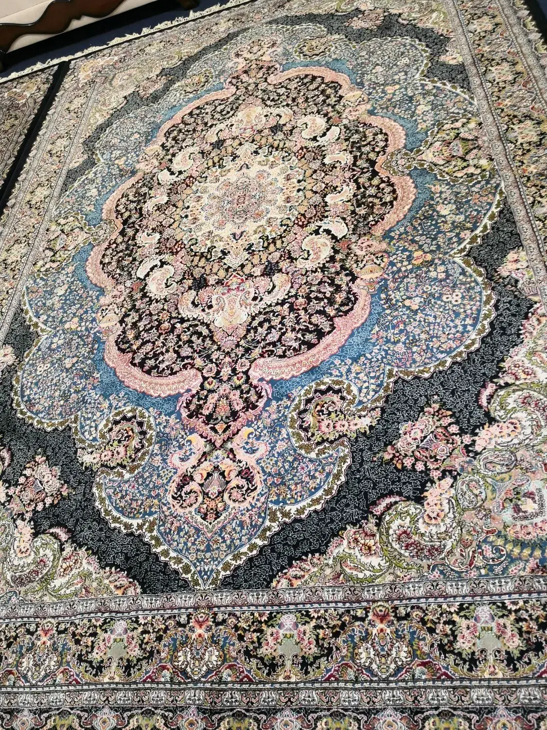 سه تا قالی 9 متری|فرش|خرمآباد, |دیوار