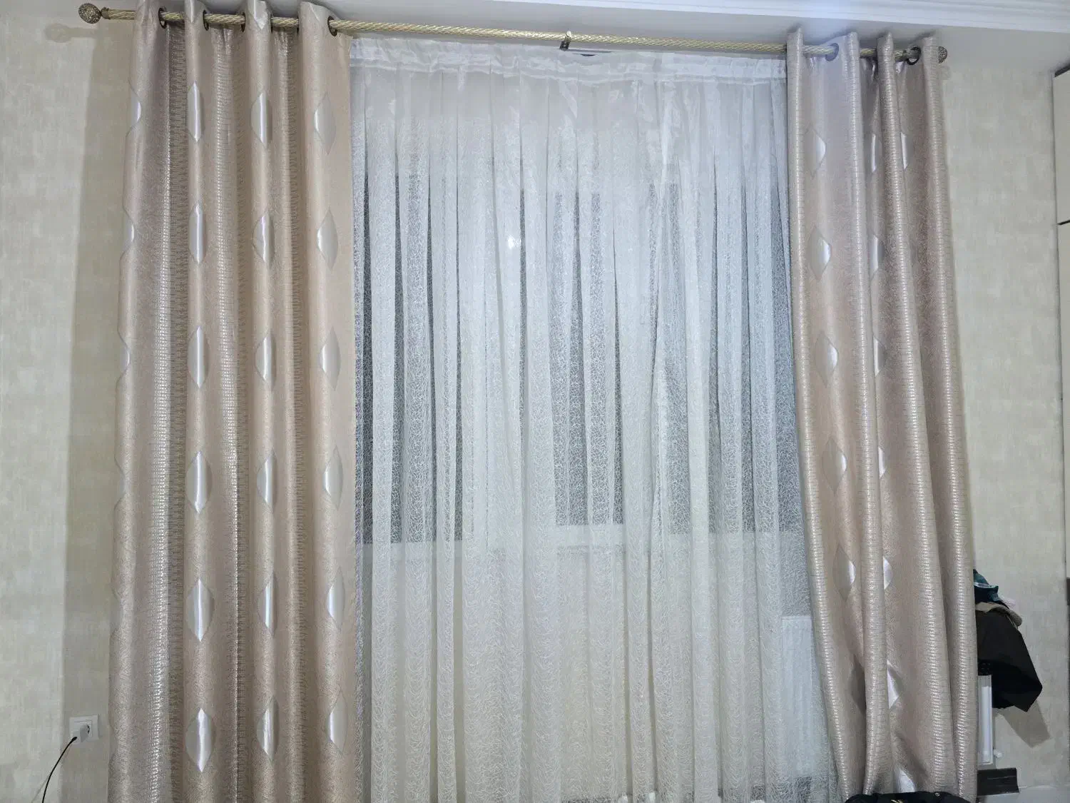 پرده در جم|پرده، رانر، رومیزی|جم, |دیوار