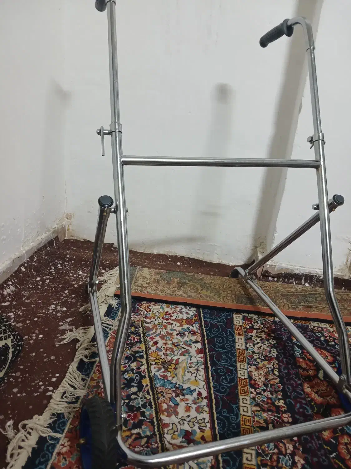 واکر|آرایشی، بهداشتی، درمانی|مشهد, قائم|دیوار