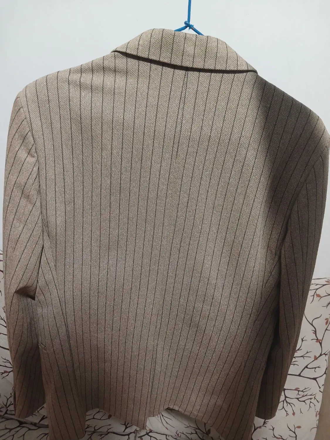 کُت پسرونه|لباس|بم, |دیوار