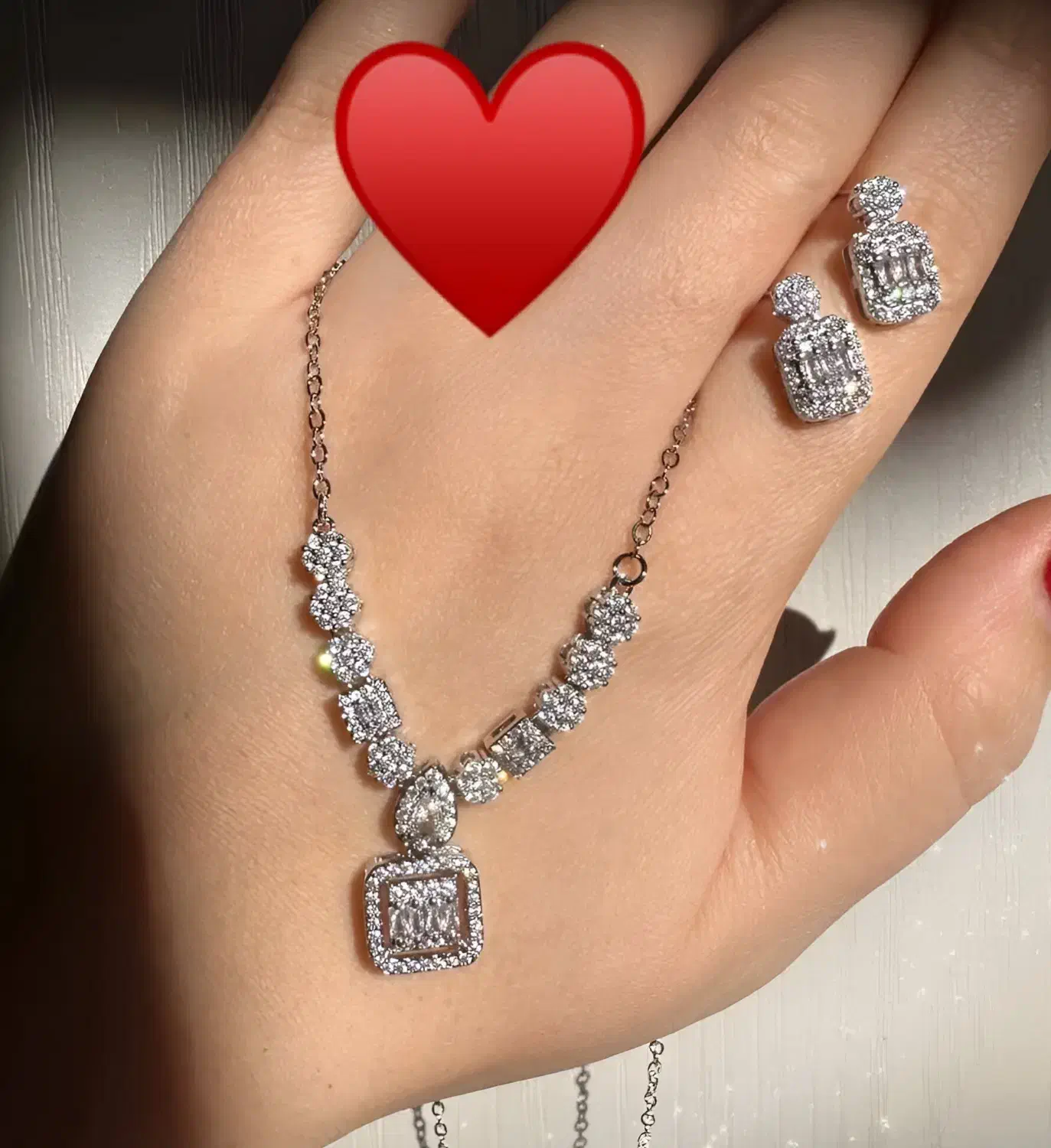 نیمست جواهری با ابکاری رادیوم مشابه نمونه طلا|بدلیجات|ملایر, |دیوار