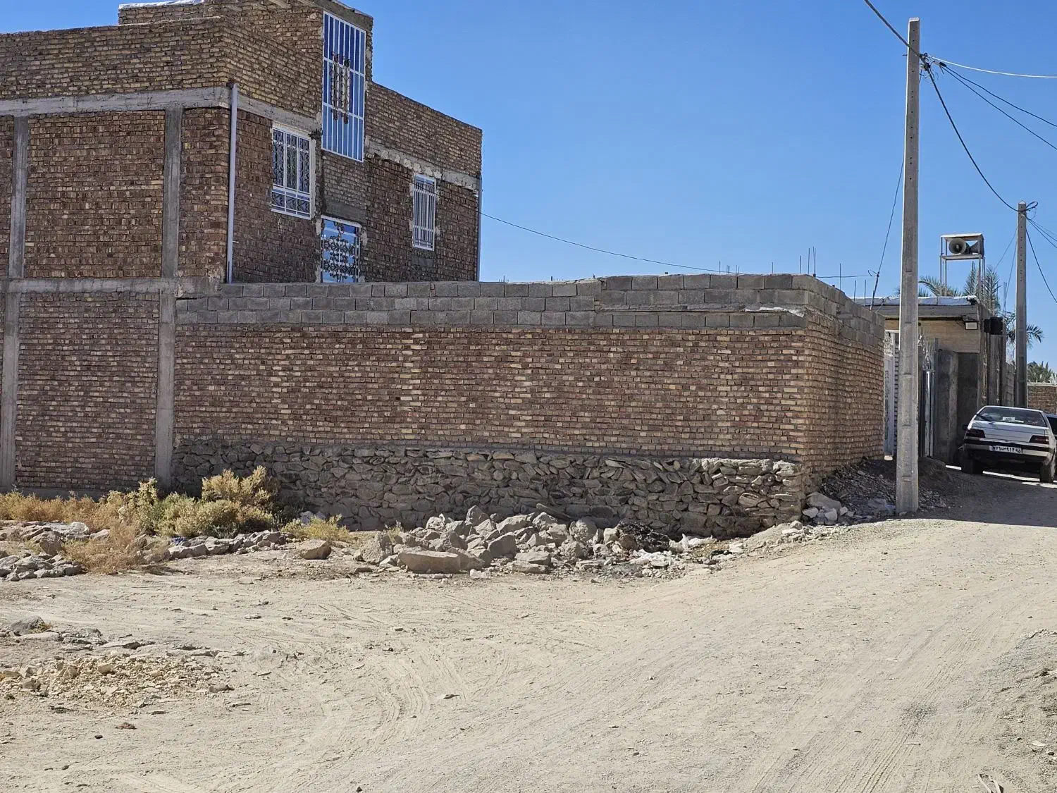 زمین بلور بهداشت ۲۳ کنارمسجد|فروش زمین و ملک کلنگی|سراوان, |دیوار