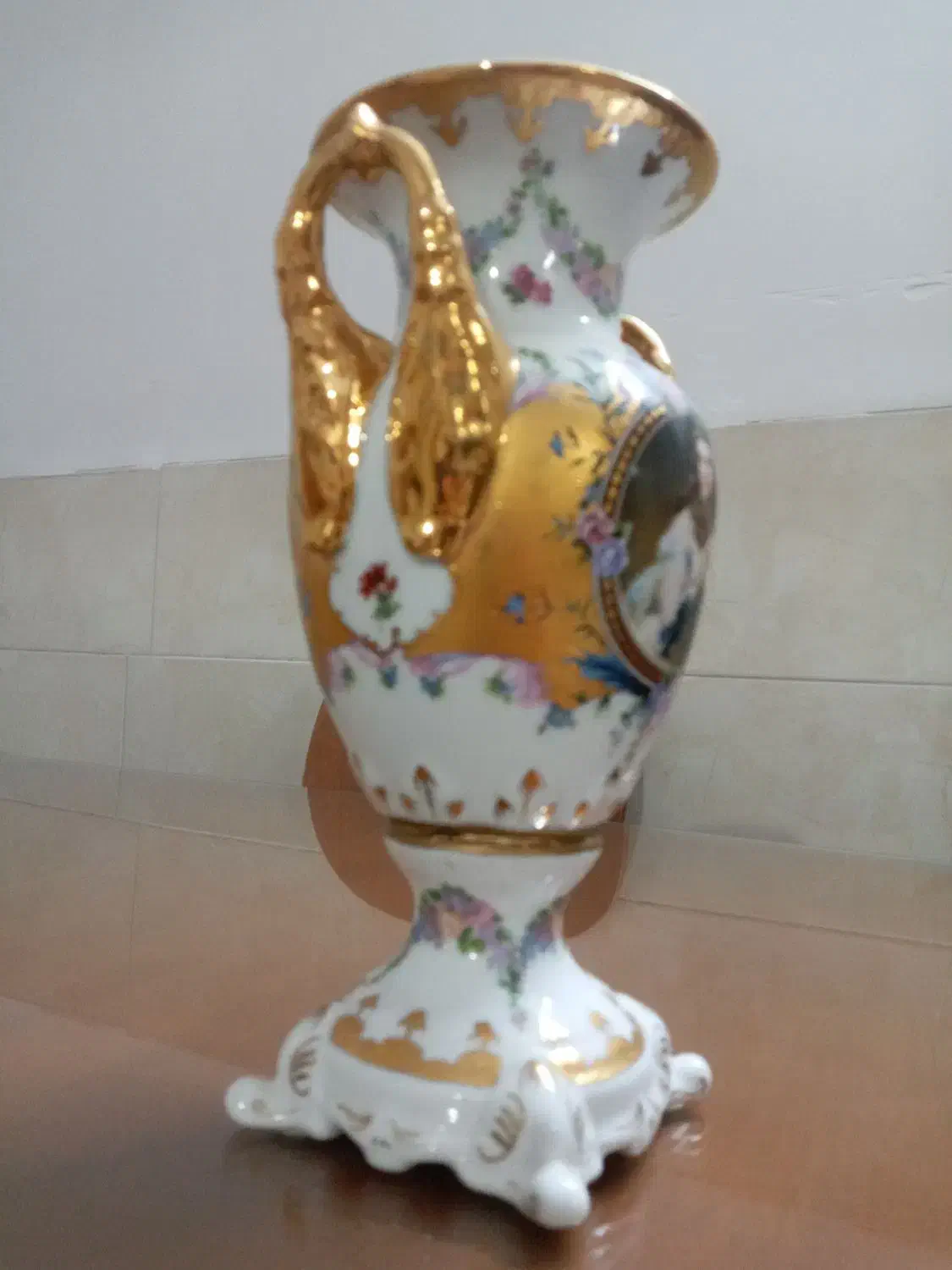 گلدان دکوری|مجسمه، تندیس، ماکت|حمیدیا, |دیوار